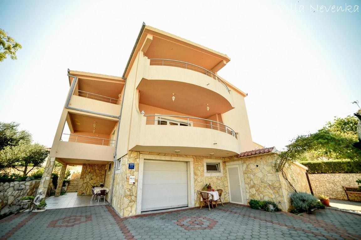 Apartments Villa Nevenka 罗戈兹尼察 外观 照片