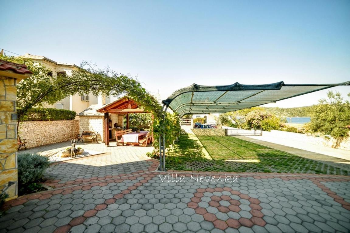 Apartments Villa Nevenka 罗戈兹尼察 外观 照片