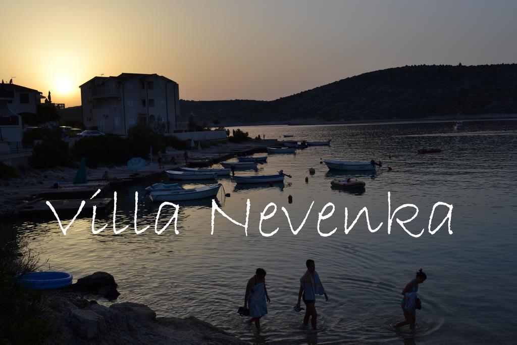 Apartments Villa Nevenka 罗戈兹尼察 外观 照片