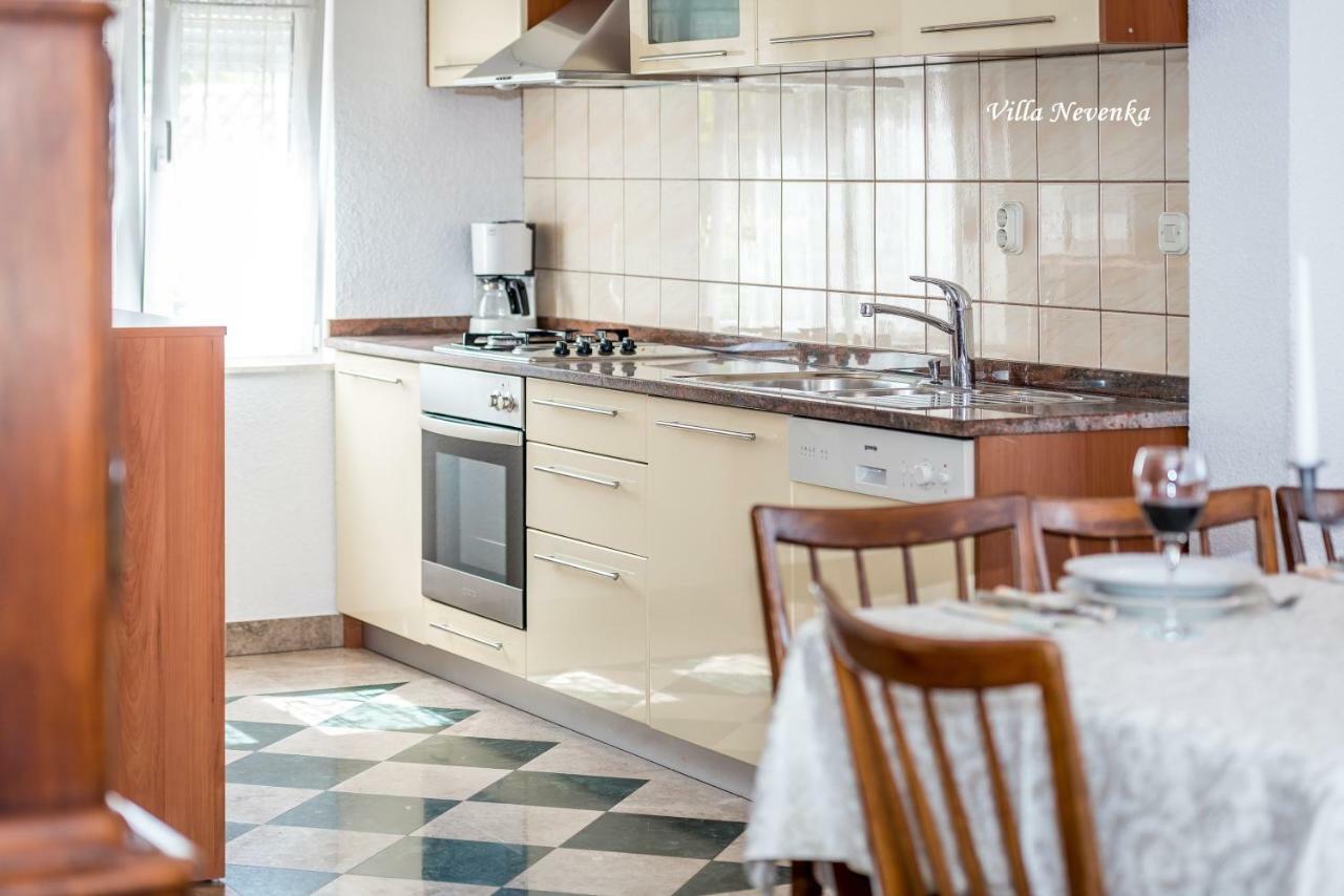 Apartments Villa Nevenka 罗戈兹尼察 外观 照片