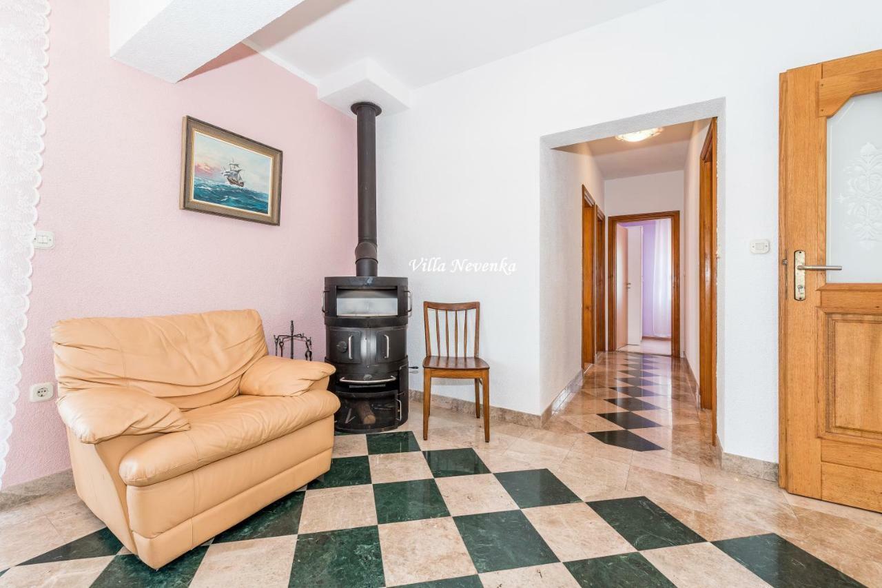 Apartments Villa Nevenka 罗戈兹尼察 外观 照片