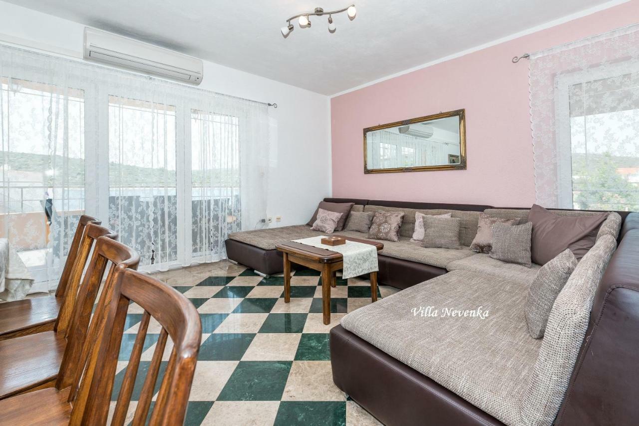 Apartments Villa Nevenka 罗戈兹尼察 外观 照片
