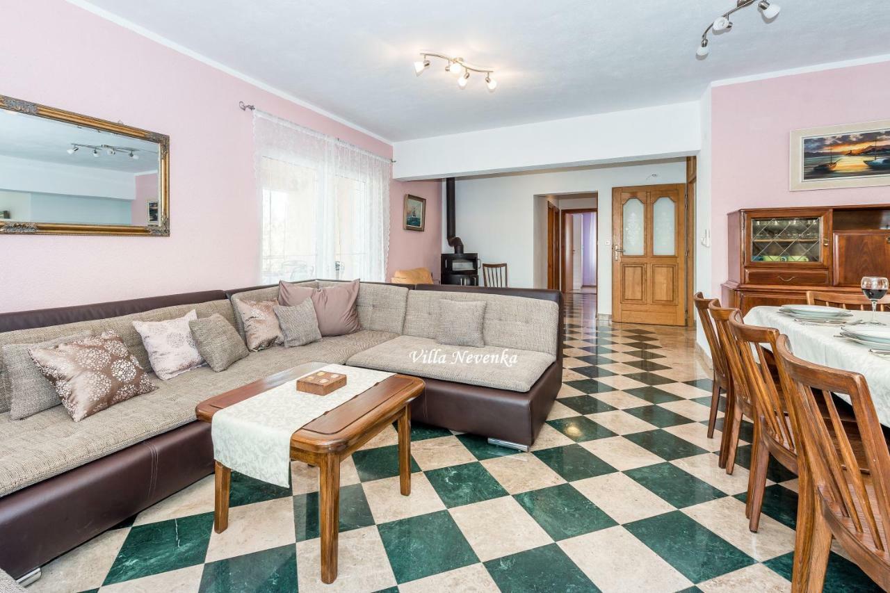 Apartments Villa Nevenka 罗戈兹尼察 外观 照片