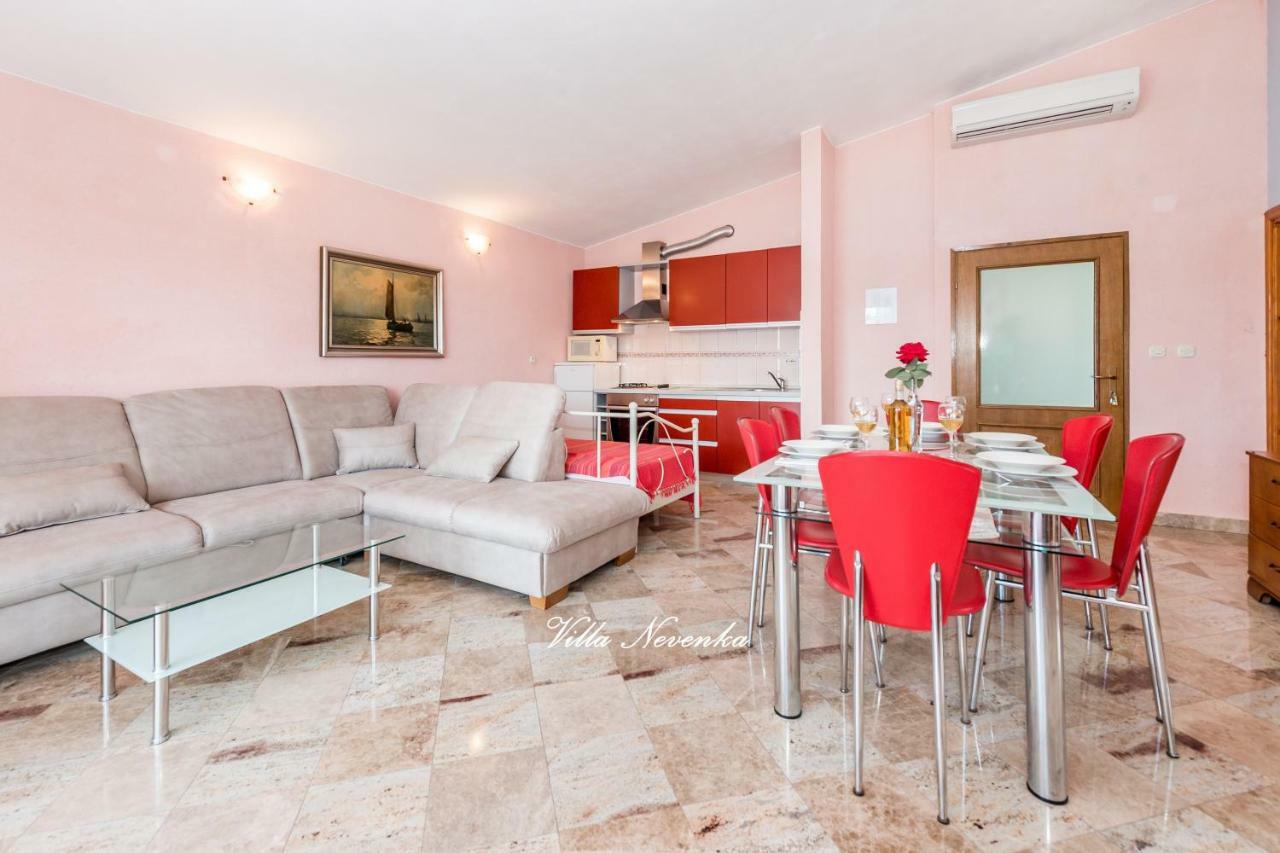 Apartments Villa Nevenka 罗戈兹尼察 外观 照片